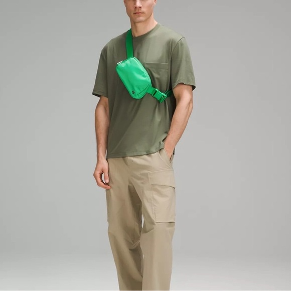 🍋 Lululemon Everywhere Belt Bag with Long Strap, NWT - Picture 7 of 11